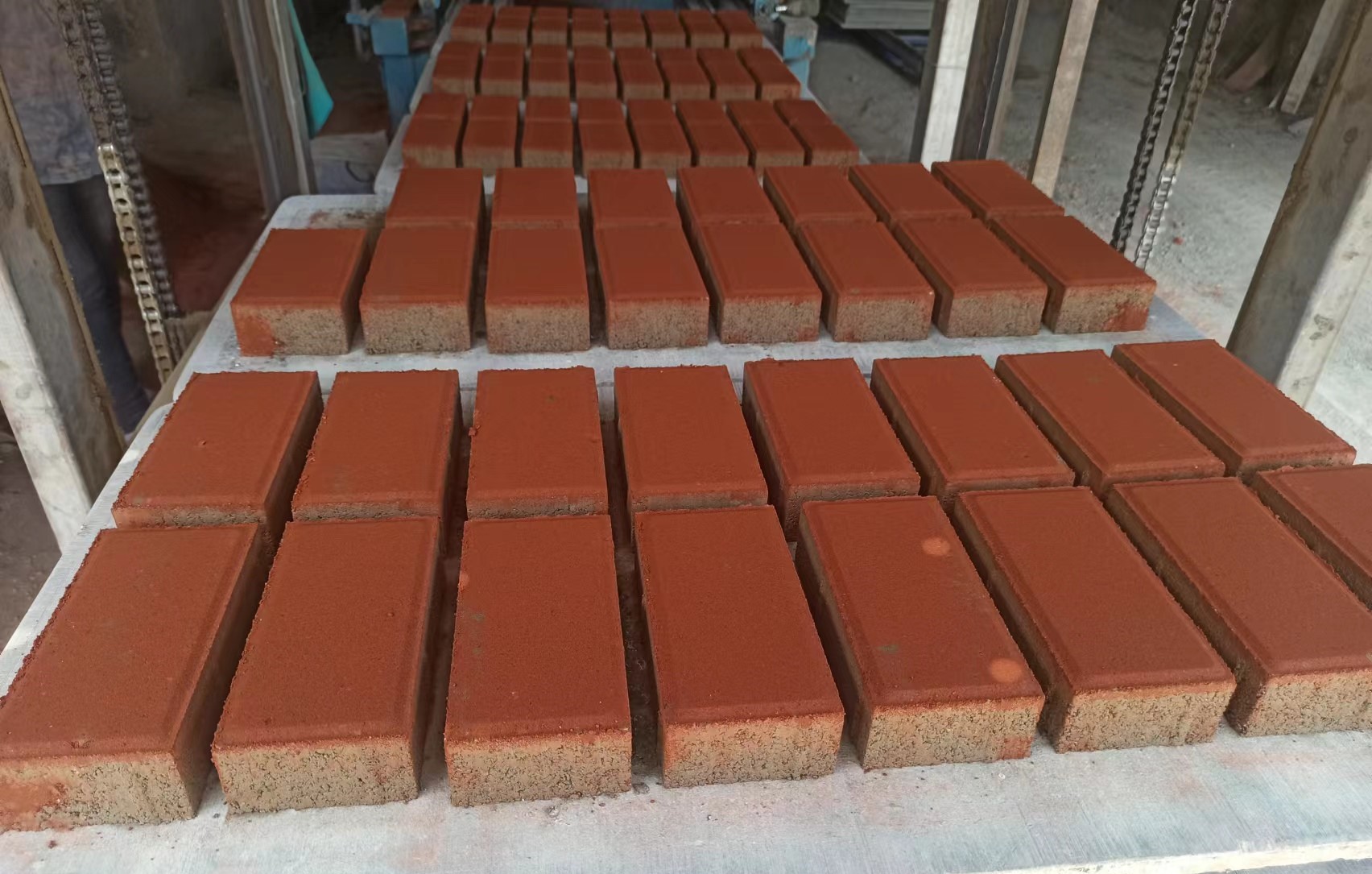 彩地工贸水利护坡砖｜抗冲刷防坍塌，守护水利安全